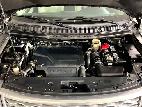 Used 2017 Ford Explorer Platinum AWD/4WD image 29