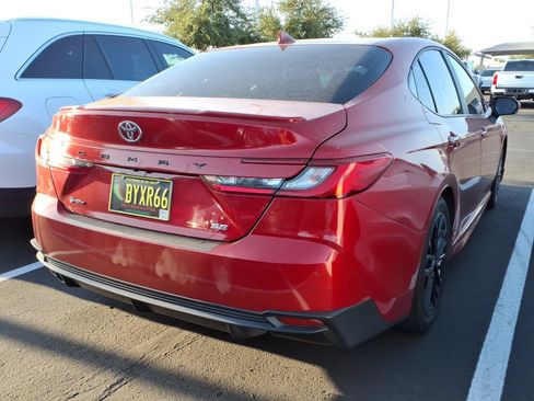 Used 2025 Toyota Camry SE w/ Convenience Package FWD image 4