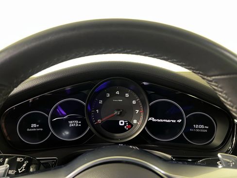 Certified 2019 Porsche Panamera 4 image 30