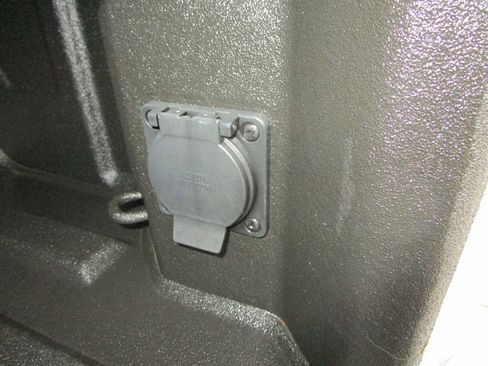 Used 2024 GMC Sierra 1500 SLE w/ X31 Off-Road Package image 20