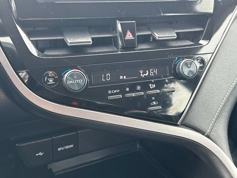 Used 2024 Toyota Camry SE w/ Cold Weather Package FWD image 24