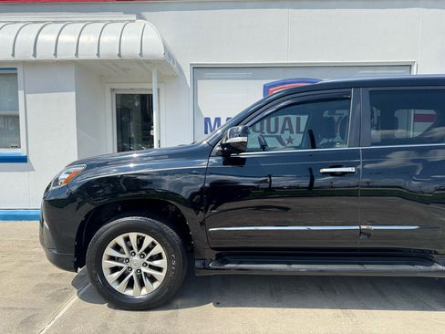 Used 2018 Lexus GX 460 Premium w/ Premium Package image 14