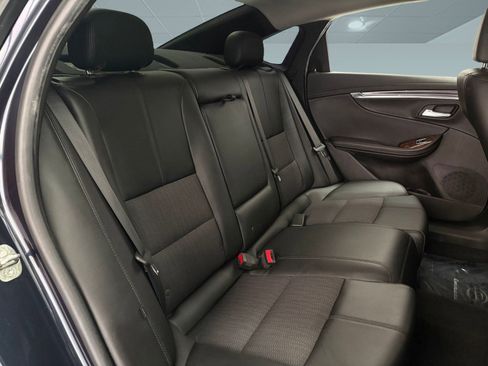 Used 2014 Chevrolet Impala LT w/ Convenience Package image 24