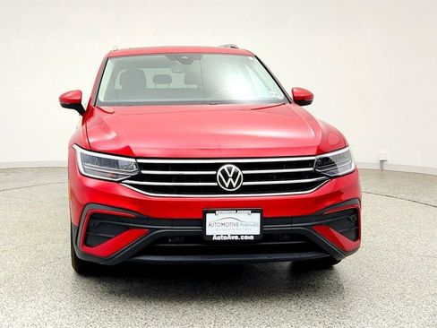 Used 2022 Volkswagen Tiguan SE AWD/4WD image 2