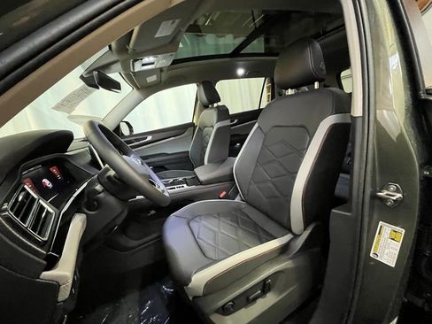 New 2026 Volkswagen Atlas Peak Edition AWD/4WD image 10