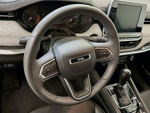 Used 2022 Jeep Compass Latitude image 18