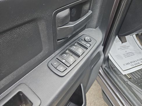 Used 2015 RAM 1500 Express image 12