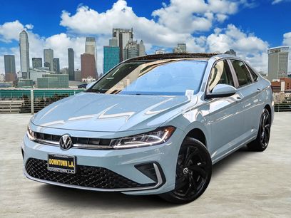 New 2025 Volkswagen Jetta SE w/ Sunroof Package