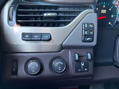 Used 2017 GMC Yukon Denali w/ Open Road Package image 38