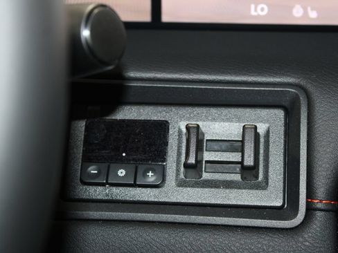 Used 2025 Nissan Armada PRO-4X AWD/4WD image 47