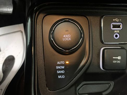 Used 2019 Jeep Compass Limited image 12