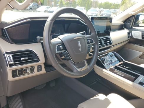 Certified 2024 Lincoln Navigator Reserve AWD/4WD image 13
