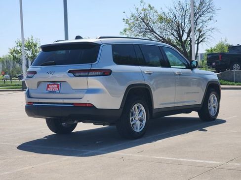 Used 2024 Jeep Grand Cherokee L Laredo image 3