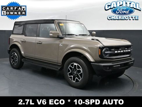 Used 2025 Ford Bronco Outer Banks AWD/4WD image 3