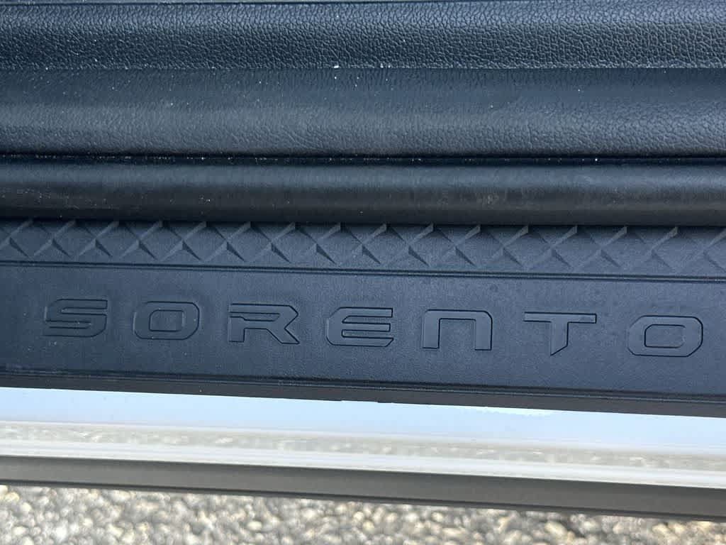 Certified 2026 Kia Sorento S w/ S Panoramic Sunroof Package FWD image 10