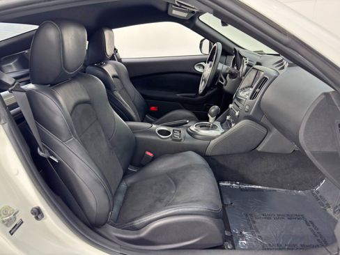 Used 2014 Nissan 370Z Touring w/ Sport Package image 14
