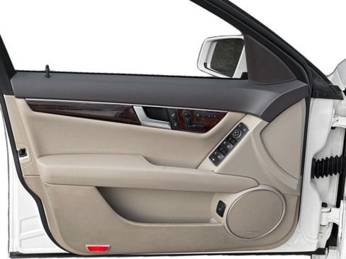 Used 2014 Mercedes-Benz C 300 4MATIC Sedan image 14