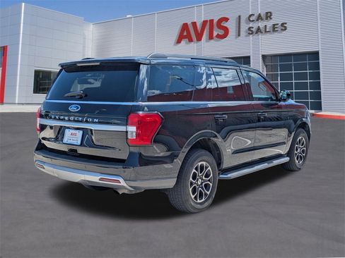 Used 2023 Ford Expedition XLT image 10