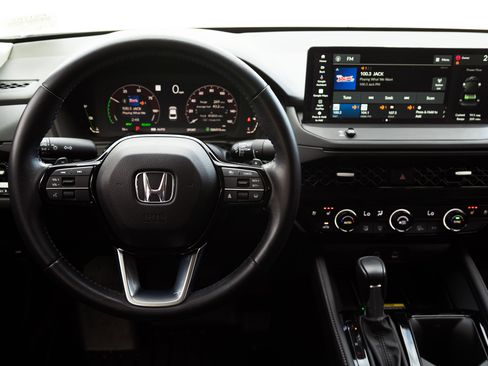 Used 2023 Honda Accord Touring image 19