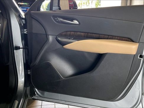 Used 2025 Cadillac XT4 Premium Luxury FWD image 21