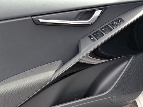 New 2026 Kia Niro Wind FWD image 5