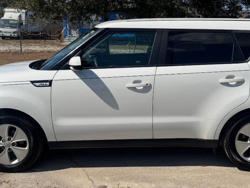 Used 2016 Kia Soul FWD image 6