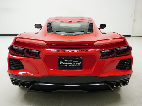 Used 2022 Chevrolet Corvette Stingray Preferred Cpe w/ Z51 Performance Package RWD image 5
