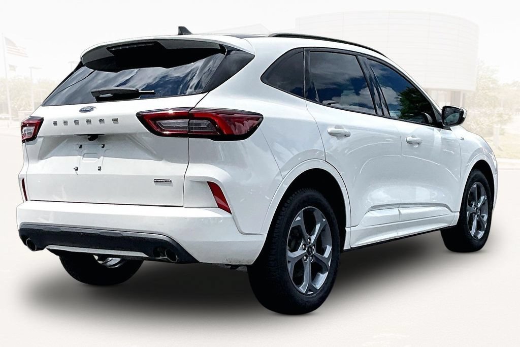 Used 2023 Ford Escape ST-Line Select AWD/4WD image 6