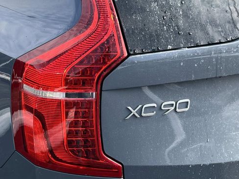 Used 2023 Volvo XC90 B6 Ultimate w/ Lounge Package image 10