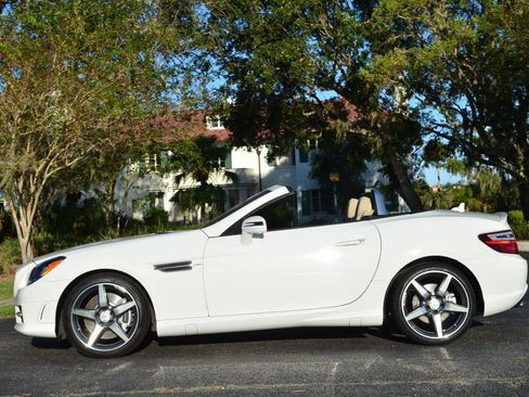 Used 2015 Mercedes-Benz SLK 250 image 25