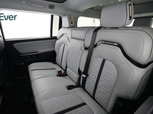 Used 2024 Rivian R1S Adventure AWD/4WD image 24