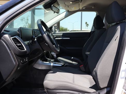 Used 2024 Kia Seltos LX AWD/4WD image 38