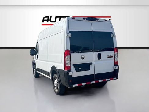 Used 2024 RAM ProMaster 2500 w/ Convenience Group FWD image 5