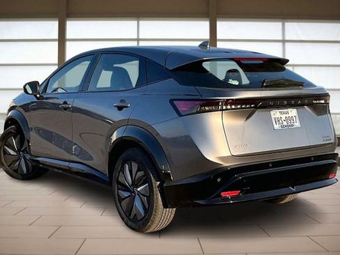 Used 2023 Nissan Ariya AWD image 13