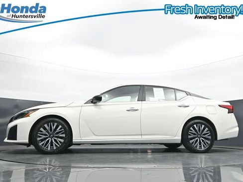 Used 2025 Nissan Altima 2.5 SV FWD image 26