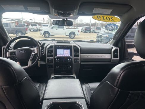Used 2019 Ford F250 Lariat w/ Chrome Package image 15