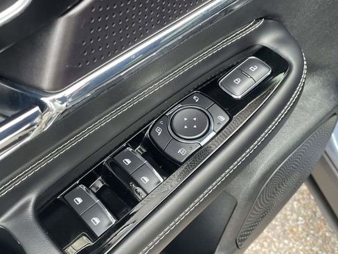 Used 2025 Lincoln Corsair AWD w/ Equipment Group 101A image 15