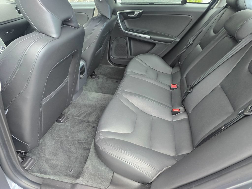 Used 2018 Volvo S60 T5 Inscription Platinum w/ Climate Package FWD image 11