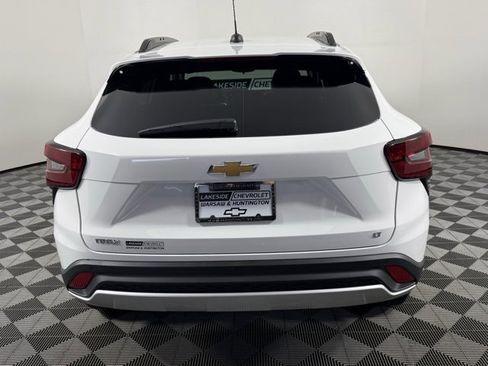 New 2025 Chevrolet Trax LT w/ Driver Confidence Package image 5