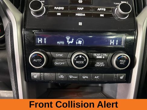 Used 2022 Subaru Ascent Limited w/ Technology Package image 19