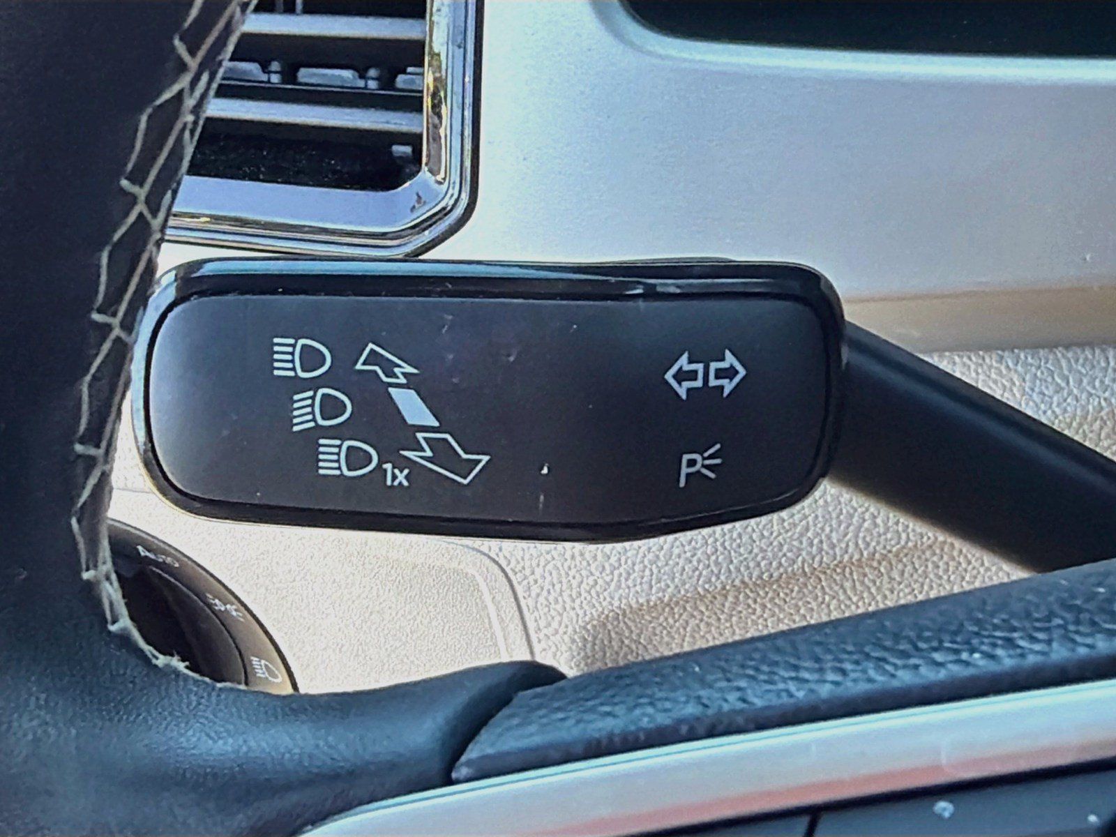 Used 2023 Volkswagen Atlas SE w/ Panoramic Sunroof Package AWD/4WD image 24