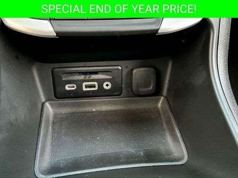 Used 2023 GMC Terrain SLT w/ LPO, Floor Liner Package image 16