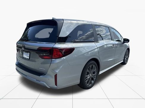 New 2026 Honda Odyssey Touring image 8