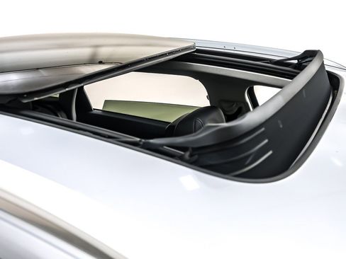 Used 2022 Audi e-tron Premium Plus w/ Premium Plus Package image 23