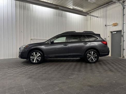 Used 2019 Subaru Outback 3.6R Limited AWD/4WD image 2