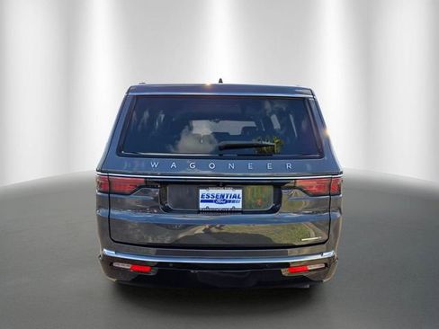 Used 2024 Jeep Wagoneer Series II AWD/4WD image 4