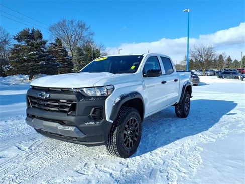 Certified 2023 Chevrolet Colorado Trail Boss w/ Technology Package image 3
