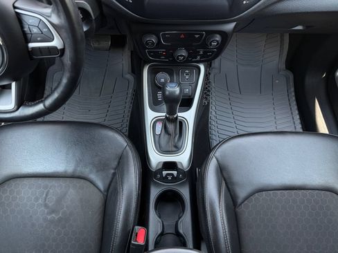 Used 2021 Jeep Compass Latitude w/ Sun and Sound Group AWD/4WD image 25