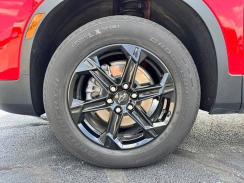 Used 2024 Chevrolet Blazer LT w/ Midnight/Sport Edition FWD image 7