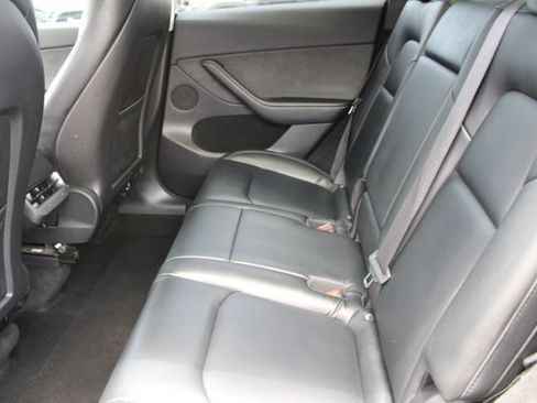 Used 2023 Tesla Model Y Long Range AWD/4WD image 32